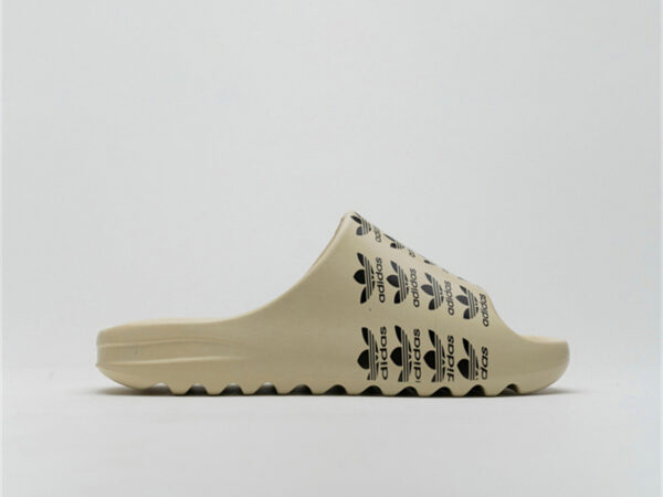 Yeezy Slides Desert Sand Logo Adidas Fw6345-A - Image 3