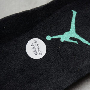 Jordan 4 Retro Green Glow 308497-033 - Image 9