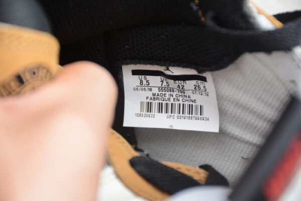 Air Jordan 1 Rookie Of The Year 555088-700 - Image 3