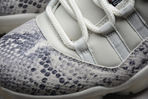 Air Jordan 11 Low Snakeskin Light Bone Cd6846-002 - Image 9