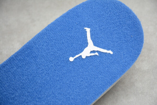 Air Jordan 3 Retro Varsity Royal Ct8532-400 - Image 3