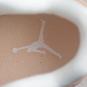 Air Jordan 4 Wmns Shimmer Dj0675-200 - Image 3