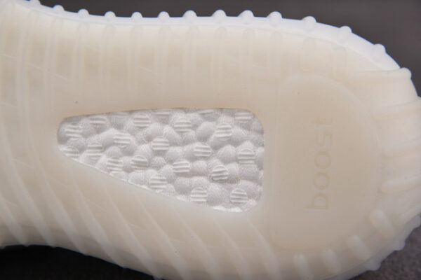 Ad Yeezy 350 Boost V2 Gw2869 - Image 3