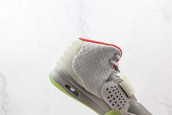 Nike Air Yeezy 2 Pure Platinum Wolf Grey Mens 508214-010 - Image 8