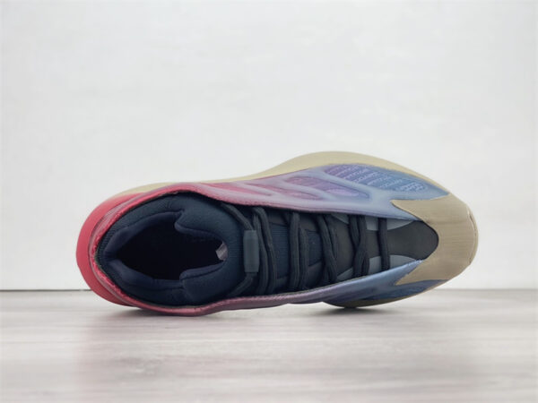 Yeezy 700 V3 Fade Carbon Gw1814 - Image 2